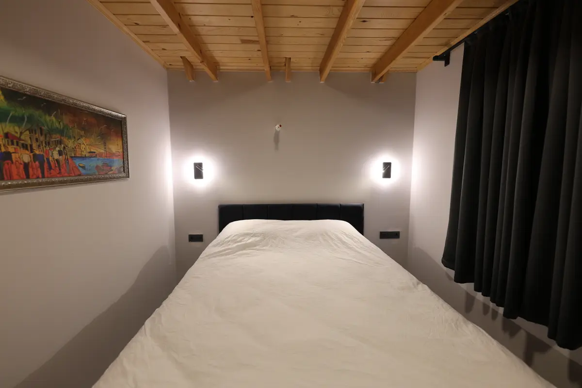 3 Kişilik Bungalov yatak odası, çift kişilik yatak